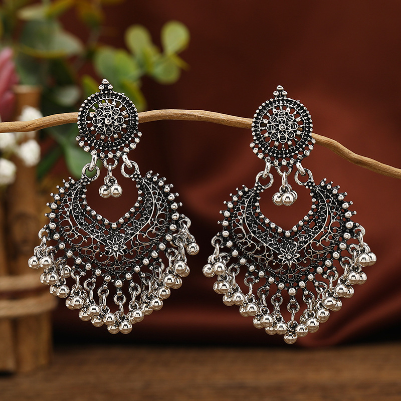 Vintage Bohemian Ethnic Style Drop Earrings With Hollow Heart Studs_voghion.com