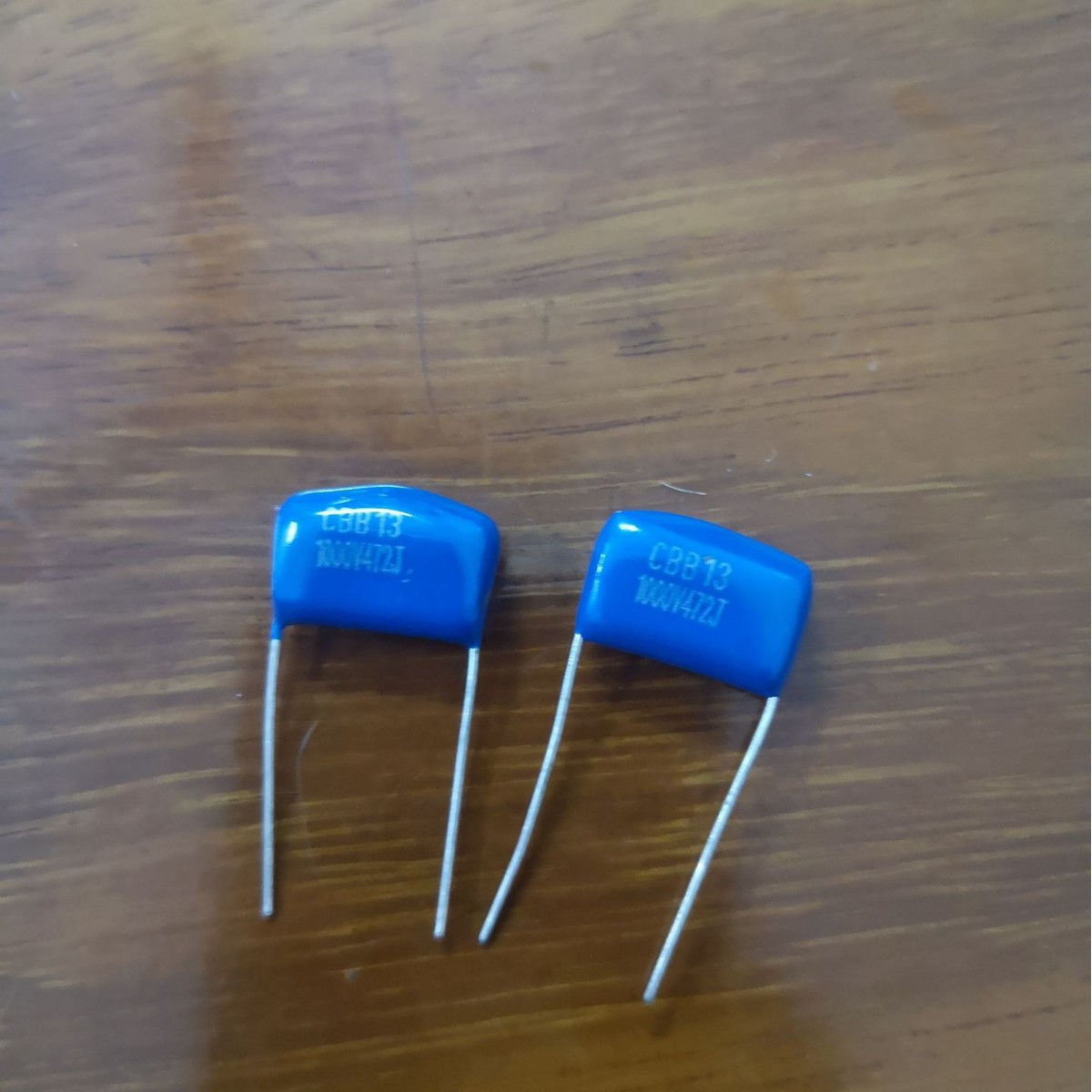 全新国产CBB电容 472  0.0047 1000V  脚距15mm