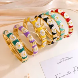 项链;戒指;手镯