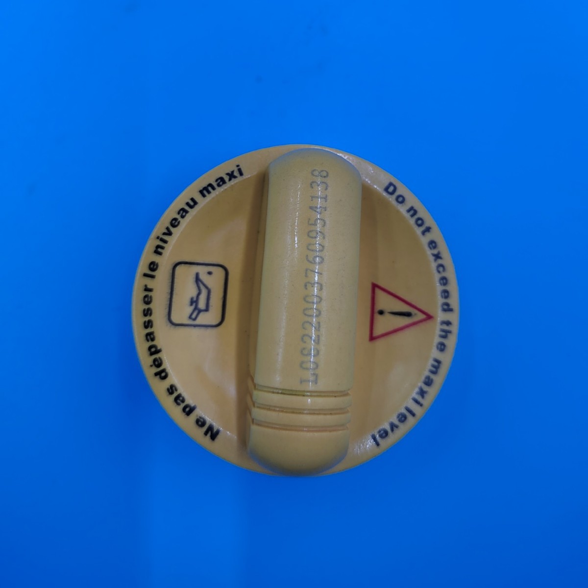 Oil Filler Cap Oil Cap 7701066086 7700110770 8200800258 7700741840