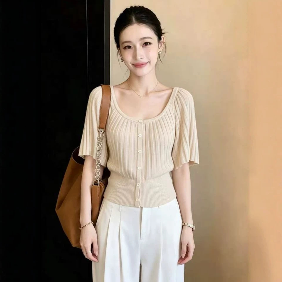 Áo thun ngắn tay nữ phong cách Pháp, chất liệu dệt kim thắt eo, dáng ôm gọn gàng — màu kaki chi tiết 3