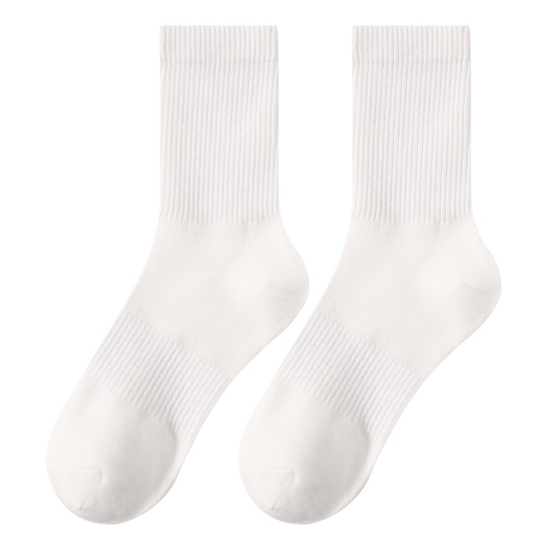 Zhuji calcetines de primavera y verano para hombres calcetines de media pantorrilla de color sólido calcetines sin hueso absorbentes de sudor de algodón puro calcetines deportivos transpirables fábrica al por mayor