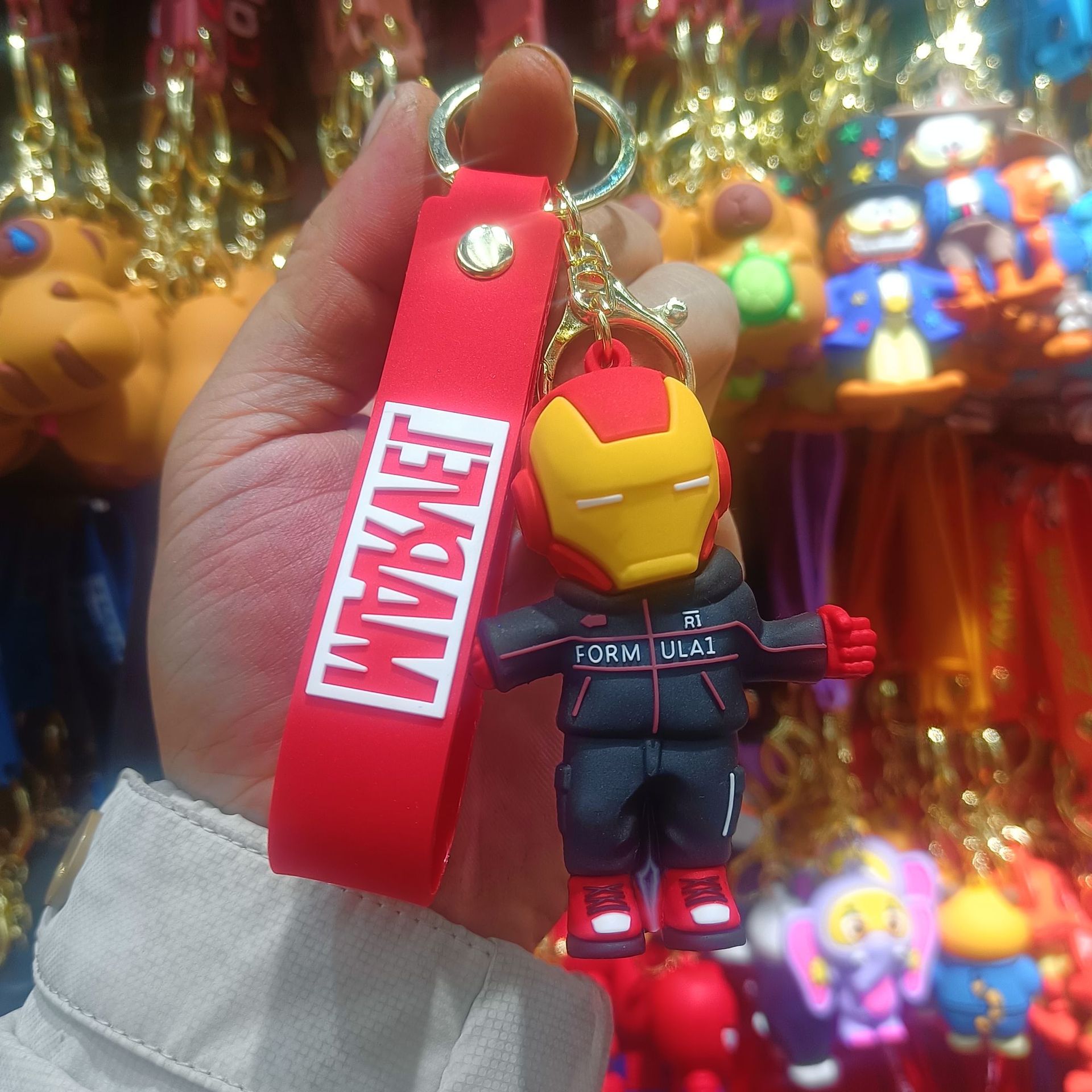 Llavero de Spider-Man del Multiverso, muñeco 3D de dibujos animados, llavero para pareja, colgante para mochila, pequeño regalo al por mayor