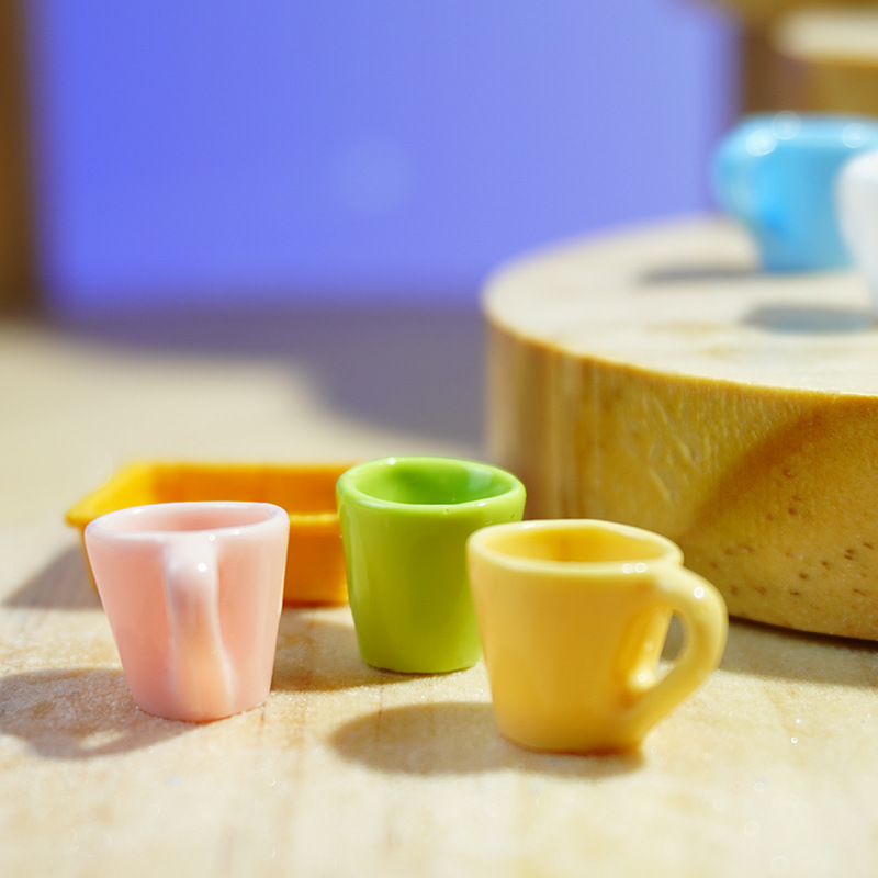 Taza Plato de resina Mini modelo en miniatura Simulación de seis colores Micro paisaje Decoración Decoración Juguete de bricolaje
