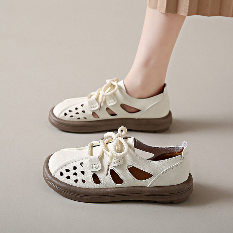 Fashionable universal sandals