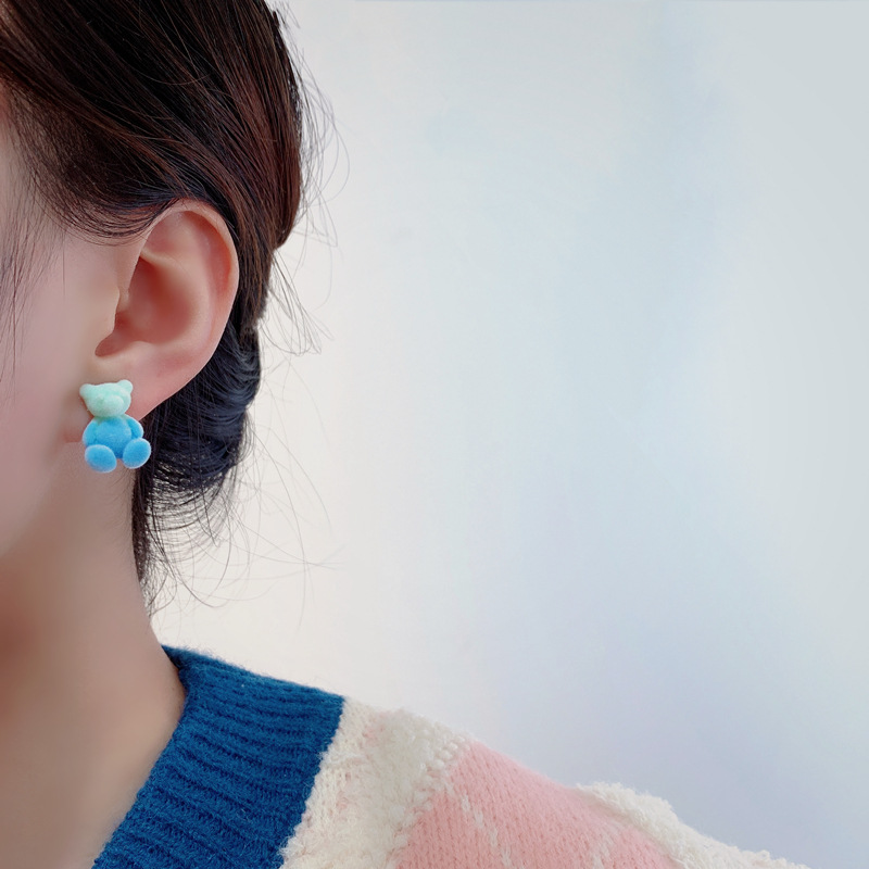 Korean Niche Design Sense Flocking Bear Earrings Simple Earrings Women display picture 2