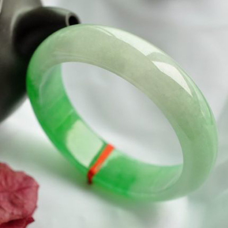 Natürliches burmesisches Typ-A-Jadeit-Armband, Jade-Armreif_voghion.com