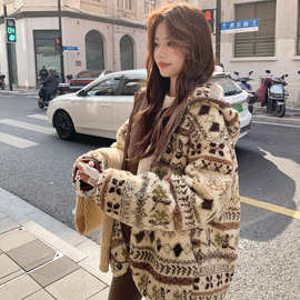 复古费尔岛风羊羔毛羽绒服女2025冬季新款松弛感连帽90白鸭绒外套