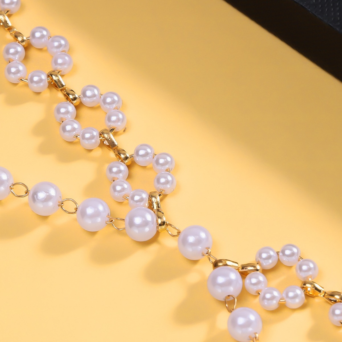 Europa y América nuevas flores de perlas cadena de pecho sexy bikini cuello accesorios cadena de cuerpo
