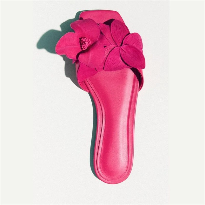 2026 Summer New Style Rose Red Rose Petal Open Toe French Slippers Flat Casual Sandals Women's Half Slippers For Outerwear_vogvips.com