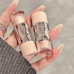 唇釉薬口紅高級感颜値制御マット霧面ベルベット唇泥8色純欲港風復古白口紅