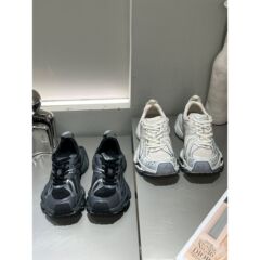巴慕秀真皮の厚い底のお父さんの靴の女性の2025春の新型の復古の百合の軽やかな柔らかい底のカジュアルなランニング靴