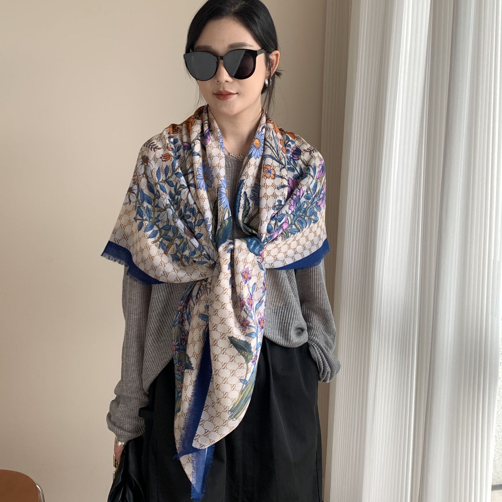 Otoño delgado temperamento de moda floral hoja floral algodón sensación toallas cuadradas coreanas con un chal para mujeres