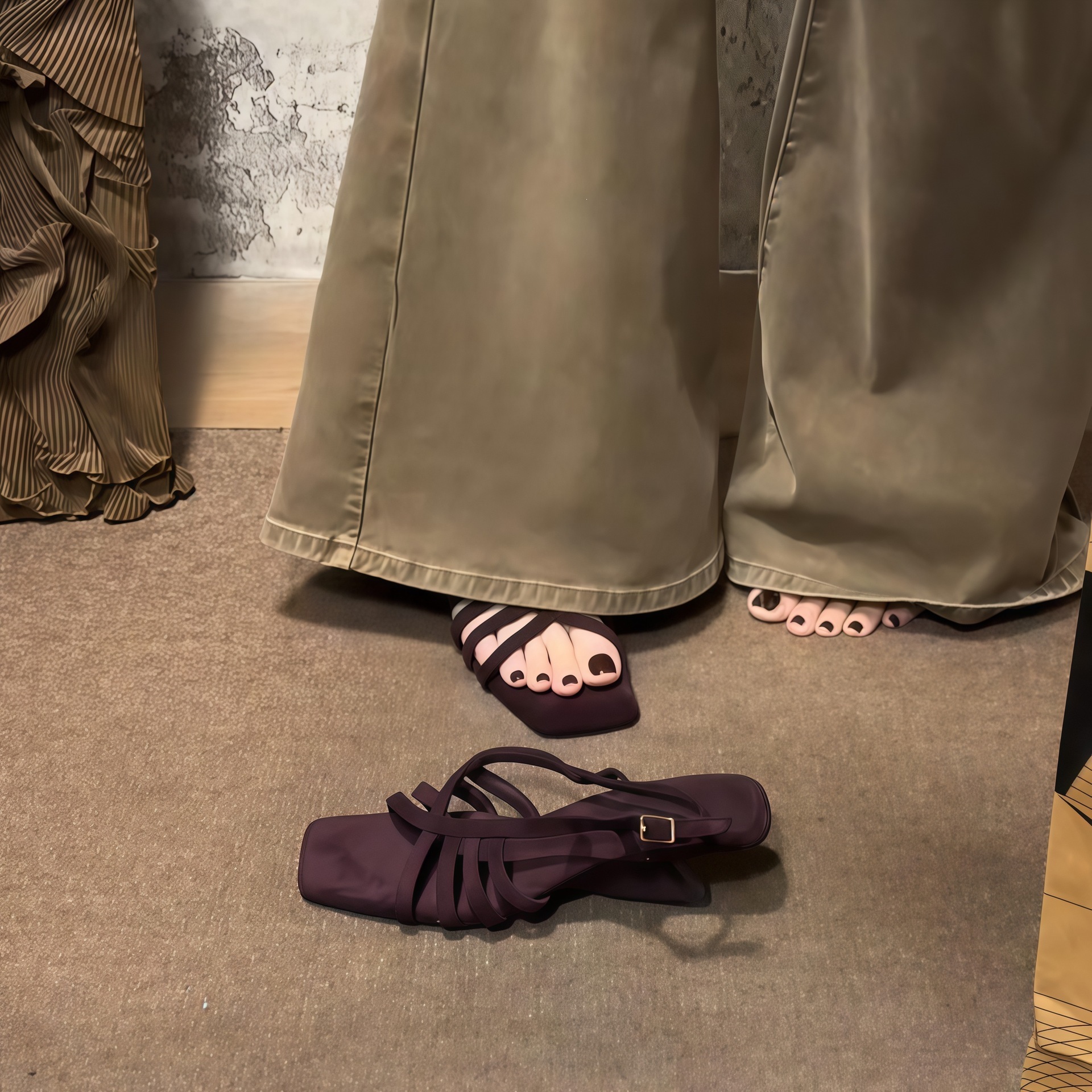 Sandalias de Cuña con Puntera Cuadrada de Superfibra y Caucho con Cierre de Hebilla para Verano