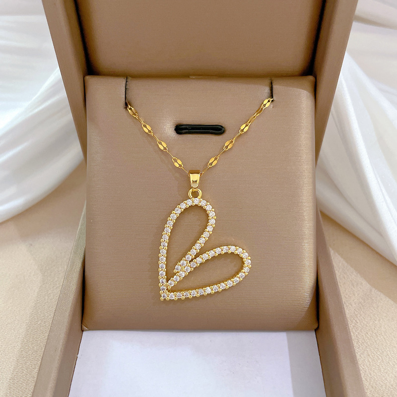 Wholesale Fashion Heart Shape Stainless Steel Copper Inlay Rhinestones Pendant Necklace display picture 3