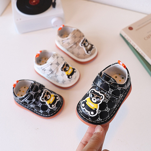 A wholesale cartoon single shoe for spring and autumn, suitable for 1-2 year old babies and toddlers, unisex, learning to walk, called 