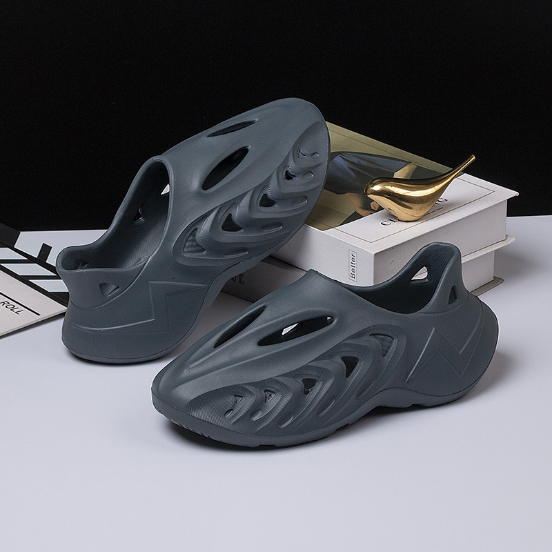 Hollow respirables sandalias de los hombres al aire libre sandalias playa cerrado toe EVA uno de los zapatos agujero verano moda Zapatos