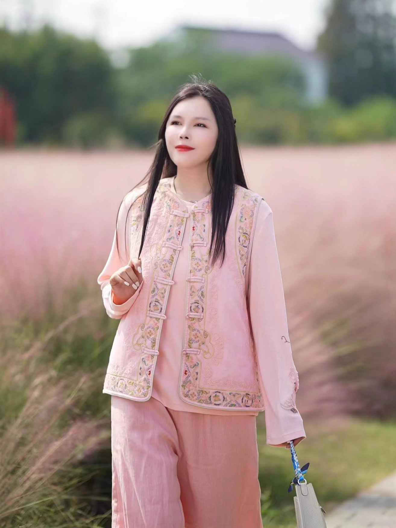 2025 otoño nuevo estilo de estilo chino de la industria pesada bordada collar de botón para mujeres chaleco de algodón ramie chaleco image 4