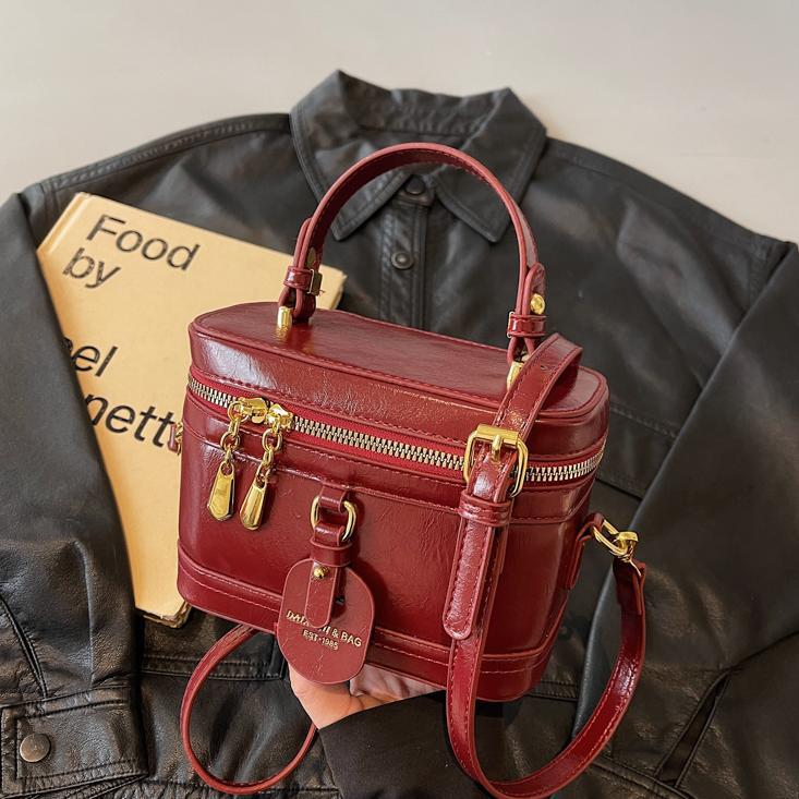 Bagos de mano de fragancia retro para mujeres 2025 nueva moda simple ocio de hombro mochila de viaje bolsa pequeña