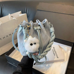 今年流行水桶包包女2024新款春夏百搭單肩斜挎包高級感女士手提包