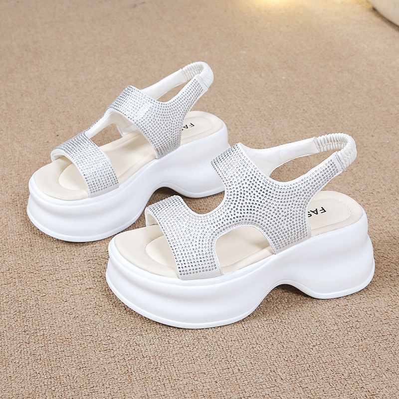 2024 nuevas sandalias de muffin para mujeres de verano de diamante romano zapatos de red infrarrojos para usar zapatos de playa de altura aumentada