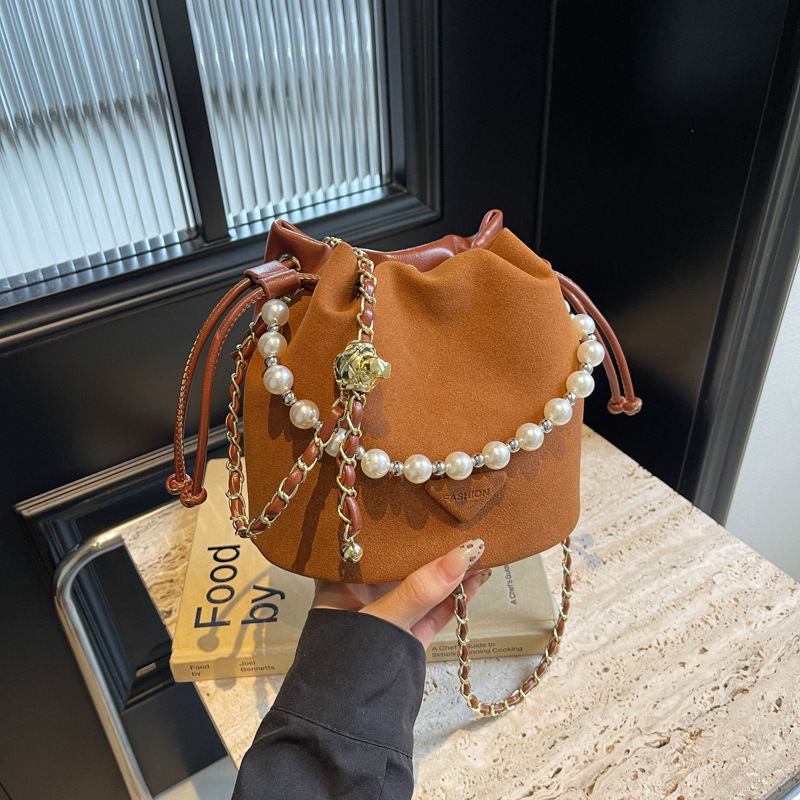 Bolso de cubo de textura transfronteriza 2025 nuevo bolso de mujer bolso de hombro esmerilado retro bolso de mensajero con cadena de cuentas