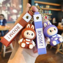 クロスボーダー Labubu かわいいシリーズ キーホルダー Labubu 座り姿勢車のバックパック装飾品露店小さなギフト卸売