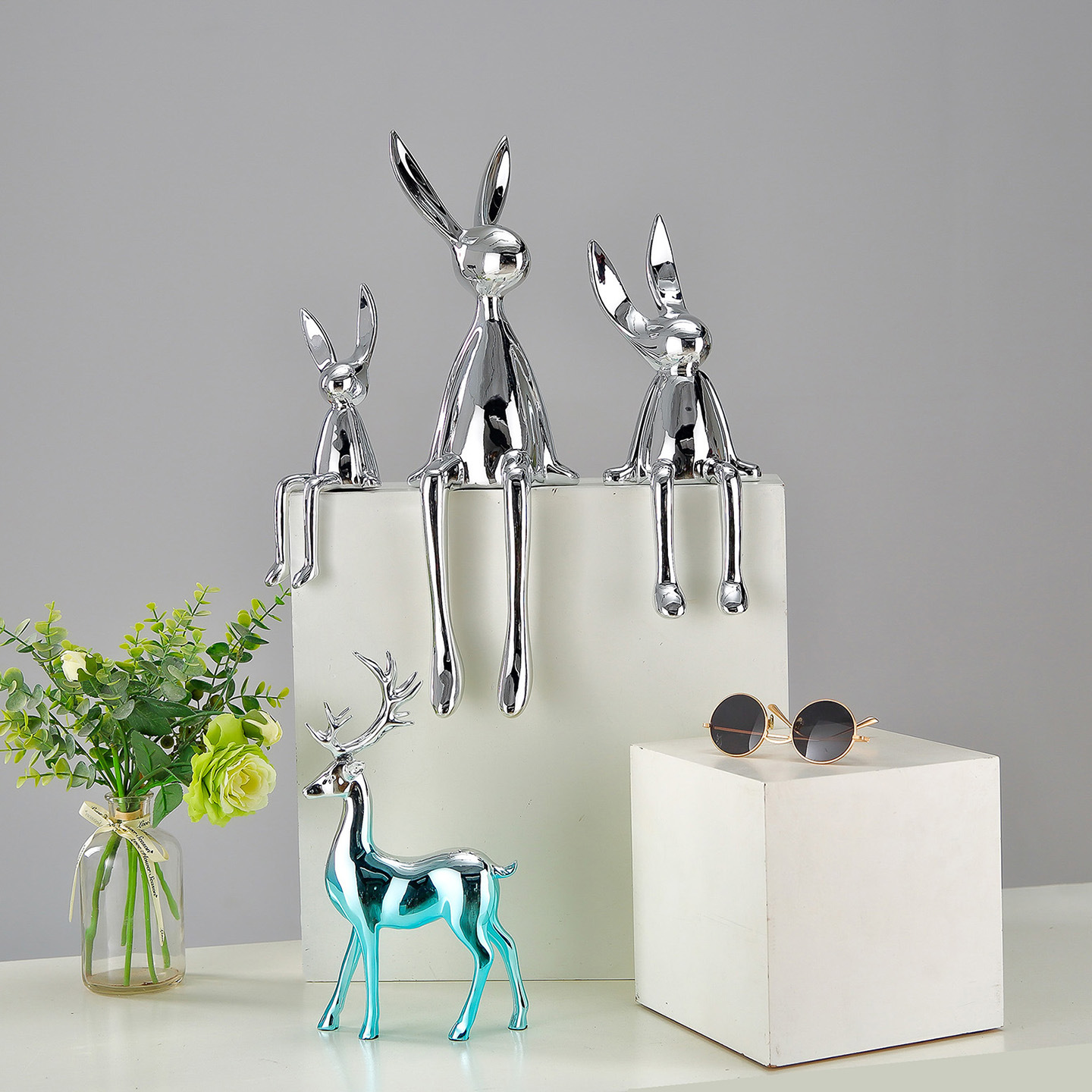 Decoración de conejo de postura sentada de galvanoplastia de lujo ligero moderno
