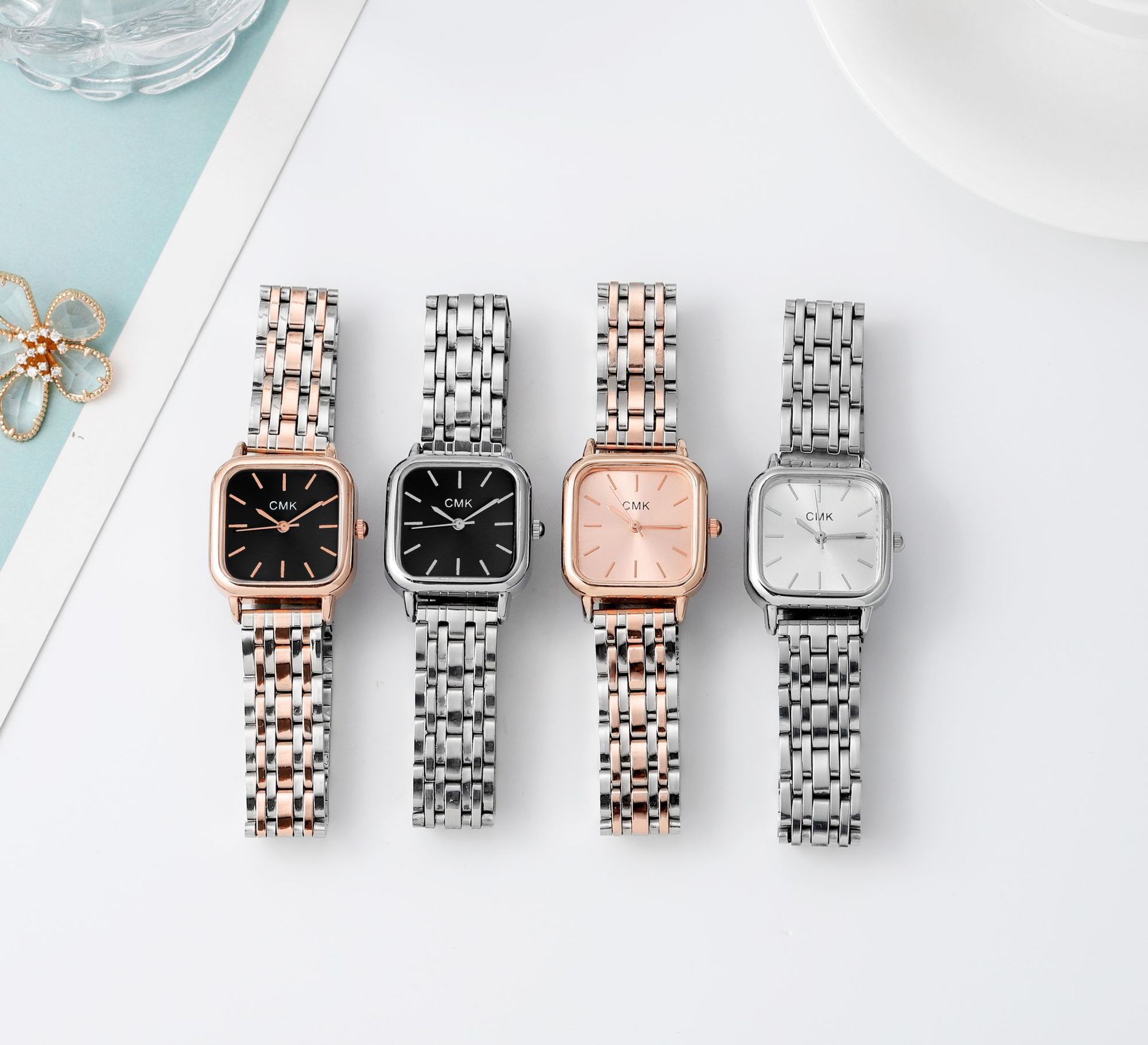 Orologio da donna al quarzo con bracciale design minimalista_voghion.com