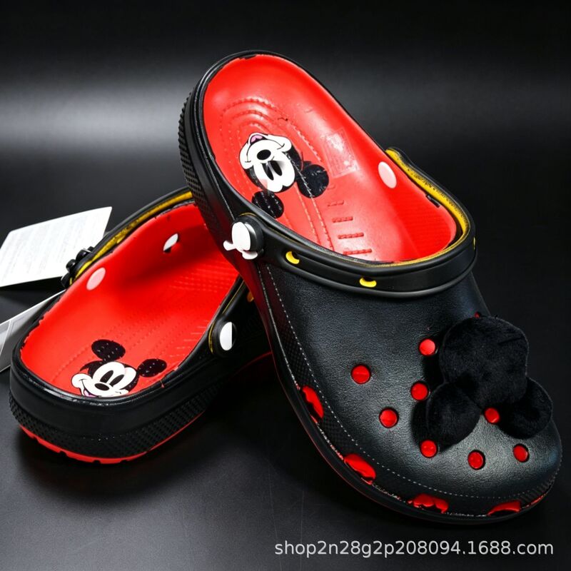2026 new Mickey Mouse fur ball clogs, outdoor non-slip beach clogs, unisex style