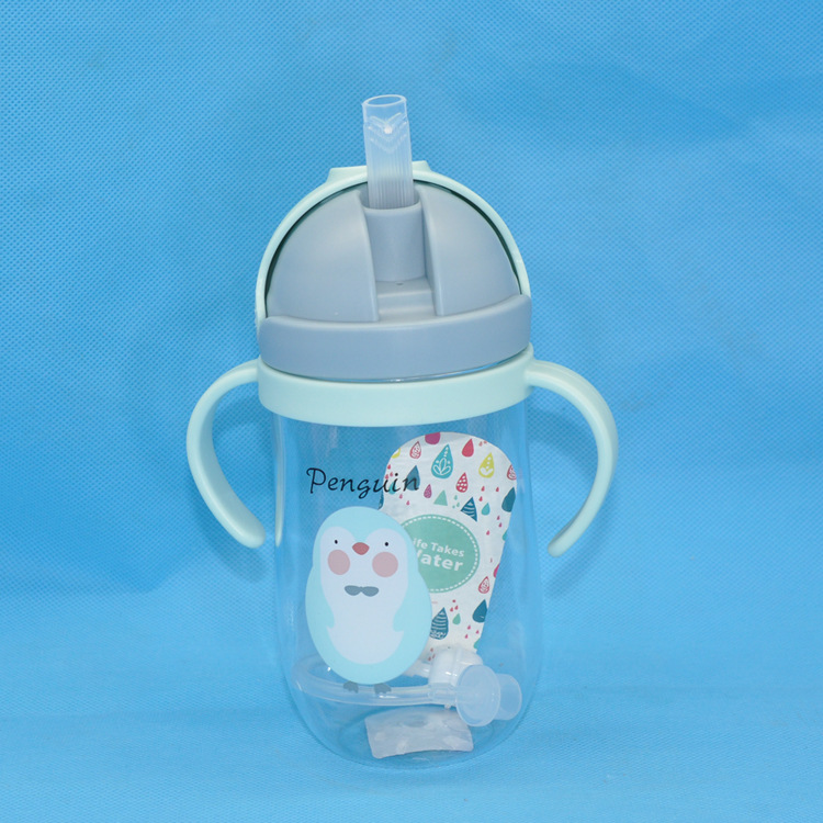 Taza plástica de la paja de los niños taza de consumición del bebé al aire libre portátil estudiante Flip taza con mango taza de consumición