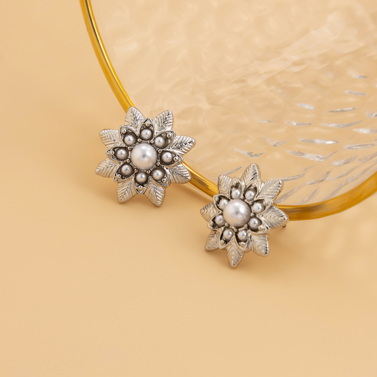 Bijoux avec micro incrustation tempérament, perle artificielle, petites boucles d'oreilles à fleurs, tournesol minimaliste, boucles d'oreilles polyvalentes_voghion.com