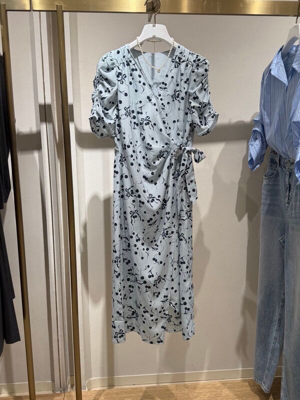 Mm Mai Mai 2026 Spring and Summer New Style Elegant and Fashionable Waist-Slimming V-Neck Floral Dress for Women 1H4391001 Mm Mai Mai 2026 Spring and Summer New Style Elegant and Fashionable Waist-Slimming V-Neck Floral Dress for Women 1H4391001