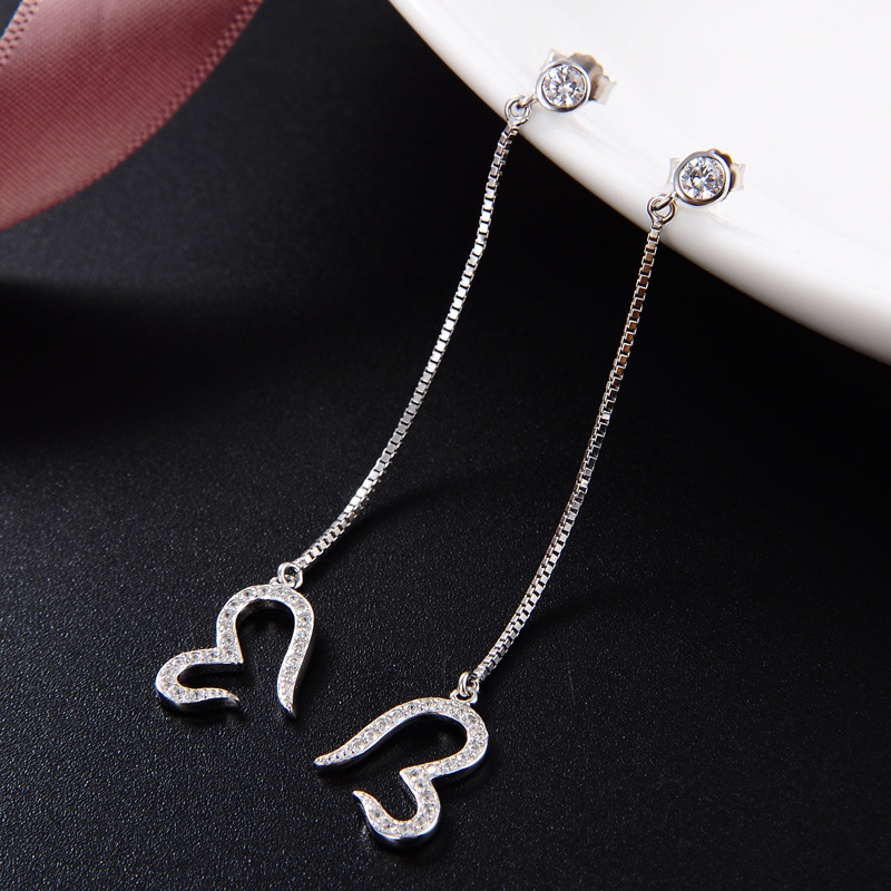 Pendientes de amor de diamantes con incrustaciones de plata de ley S925 Pendientes de lujo ligero de temperamento de nicho femenino