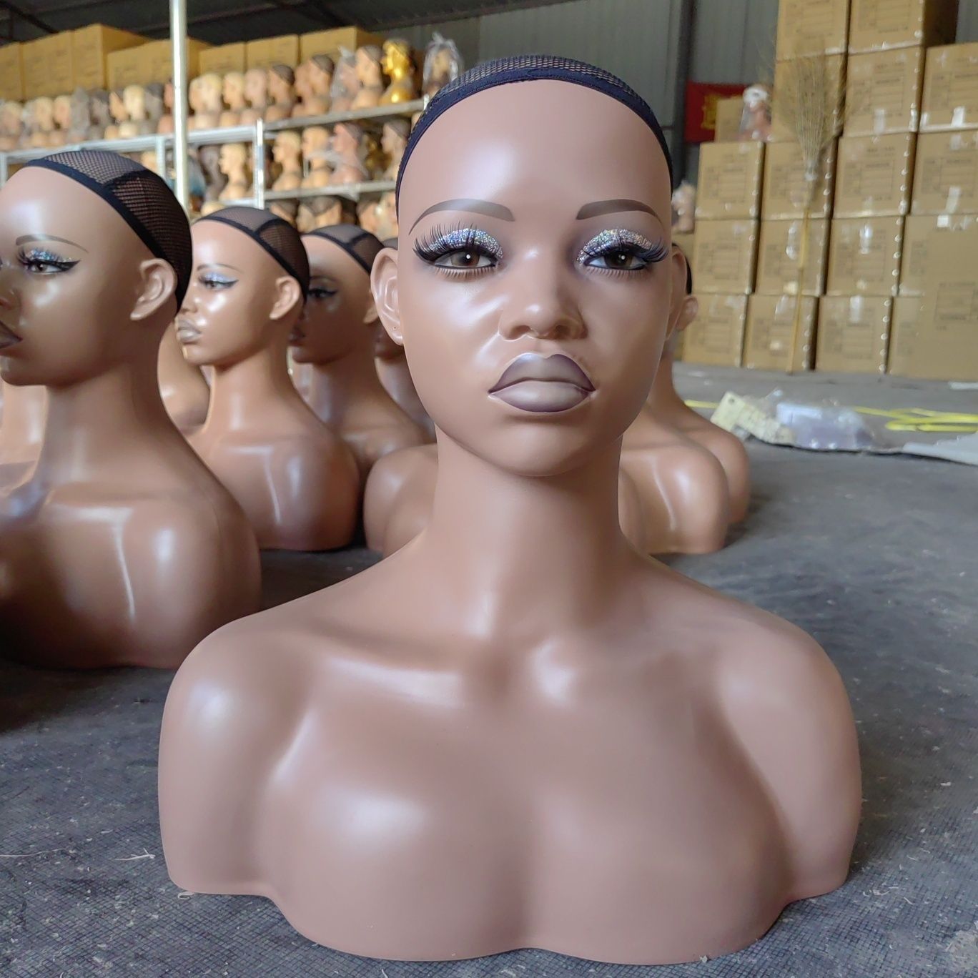 Maniquí Cabeza Femenina para Pelucas y Sombreros de Plástico para Exhibición y Fotografía