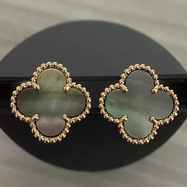 Rose Gold [Gray Fritillary 1.5cm] Stud Earrings