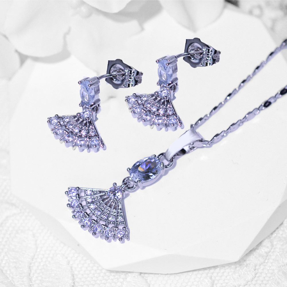 Moda transfronteriza popular pendientes de zircon collar conjunto de joyería para mujeres pendientes de zircon colgante de dos piezas conjunto de joyería exquisita