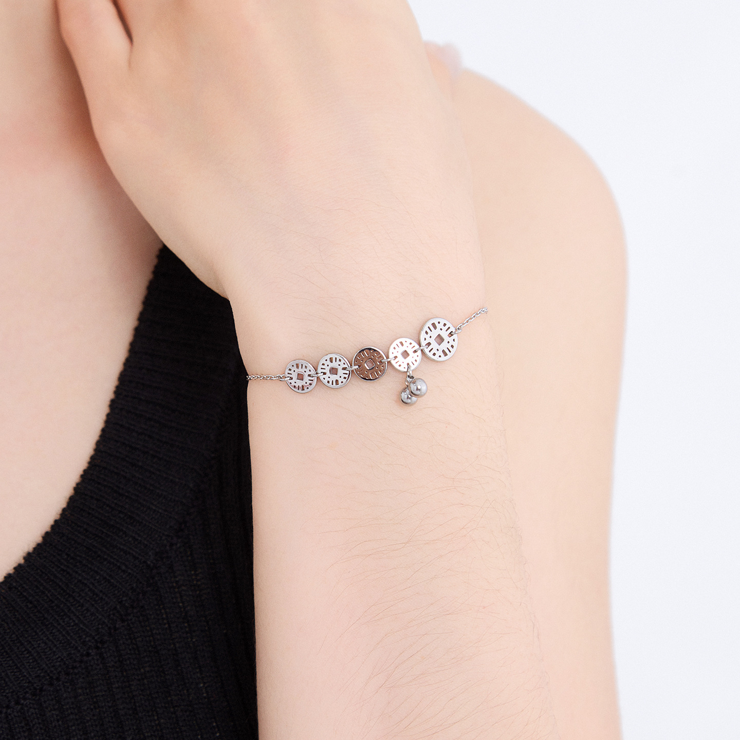 Xuping acero inoxidable geométrico redondo moneda de cobre pulsera bolas fresa nicho personalidad ganchos de langosta joyas al por mayor mujeres