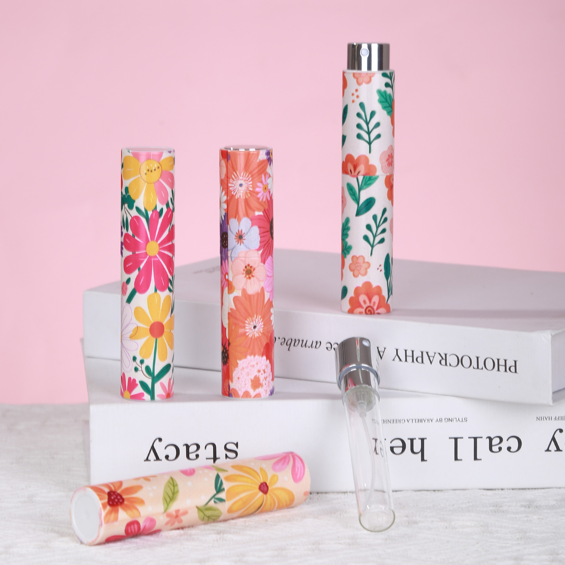 现货10ML花卉高档玻璃香水分装瓶小样便携旅行ABS外壳旋转喷雾瓶