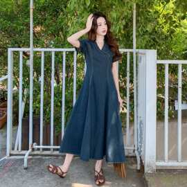 法式优雅盘扣牛仔连衣裙女夏季2026新款爆款轻熟风V领收腰A字长裙
