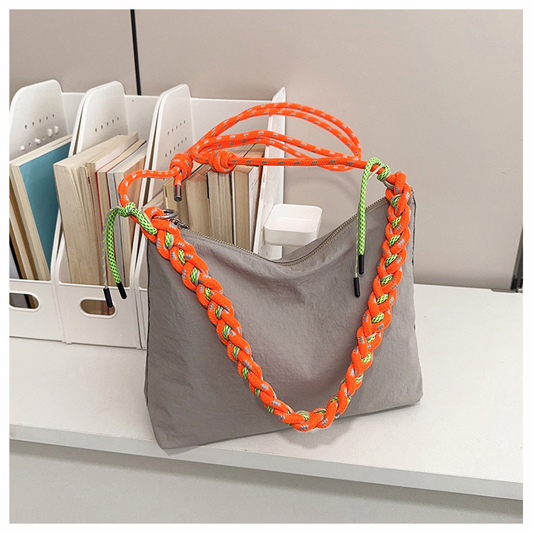 Bolso de tela de nylon de gran capacidad para mujeres 2026 nuevo estilo coreano simple bolso de mochila de nicho de tejido de viaje bolsa