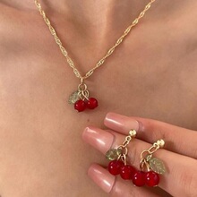 �W�����R�d��Ʒ�����朶�����b��֬�r������ˮ������С��Ů���