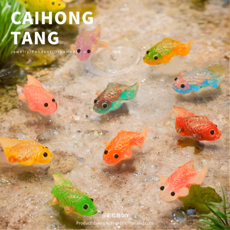 Simulación de resina miniatura carpa luminosa muñeca DIY accesorios de joyería creativo pinzas de pelo hechas a mano pegatinas de refrigerador caseras