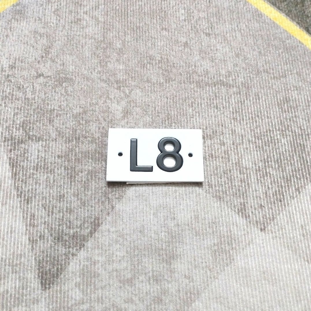 Suitable for Ideal One Hood Logo, Rear Logo, Car Logo, Trunk Logo, Tailgate L6L7L8L9 Letter Logo Modification