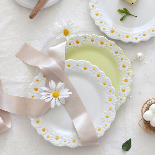 VHM7ins Japanese-style small daisy embossed ceramic plate household eight-inch dish plate breakfast flat plate fruit cake dessert