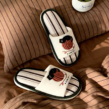 ����Ůʿ���mëëЬ�Ӽҿɐ�ë�qС؈�ﶬ�¿�ԕr��һ������Ь