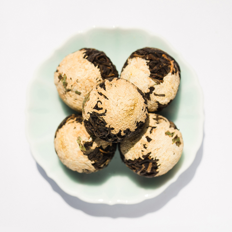 흰 국화 홍차 드래곤 볼