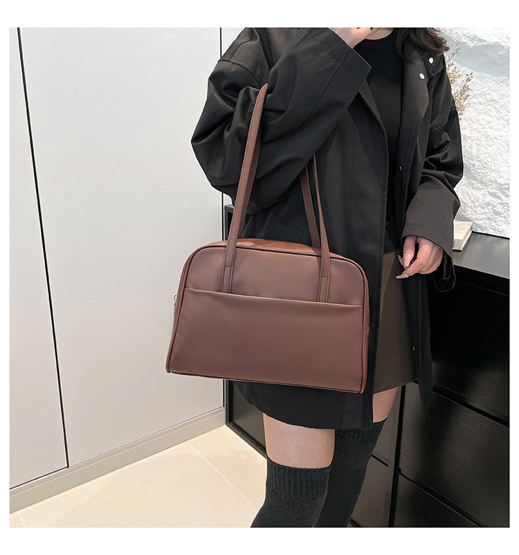 Koreli tarzı büyük kapasiteli tek omuz çantası kadın 2025 sonbahar yeni modeli retro koltuk altı çantası şık minimalist tote çanta
