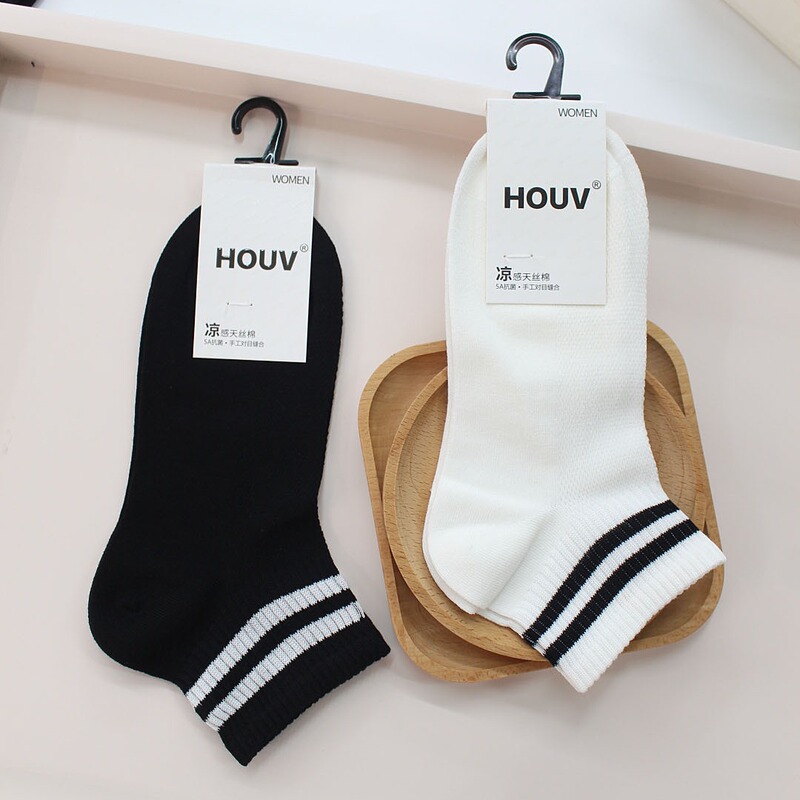 A generation of HOUV ladies low tube socks summer thin breathable cool cotton socks mesh boneless socks solid color