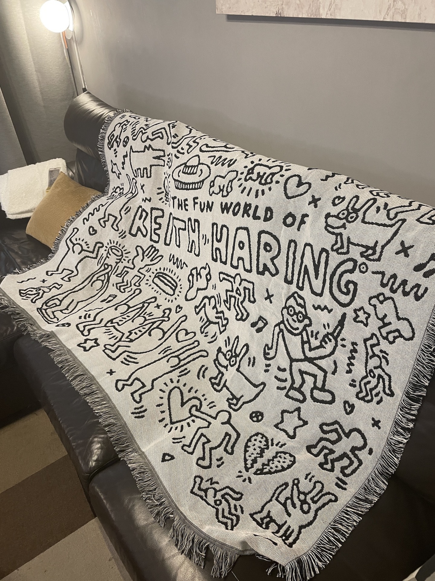 Homeware Keith Haring, Schwarz-Weiß-Graffiti-Meister Keith Haring Sofadecken-Dekoration_voghion.com